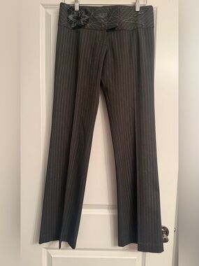 Marciano Women’s Black / Gray Pinstripe Dress Pants with Waist Appliqué Size 6